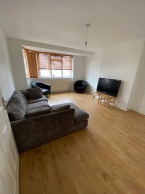 Lovely 2 bed room in 16 harrow